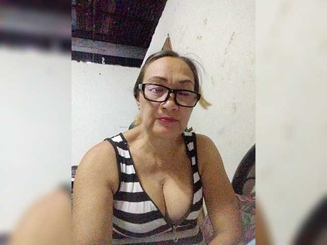 cherrywhite03 live webcam show