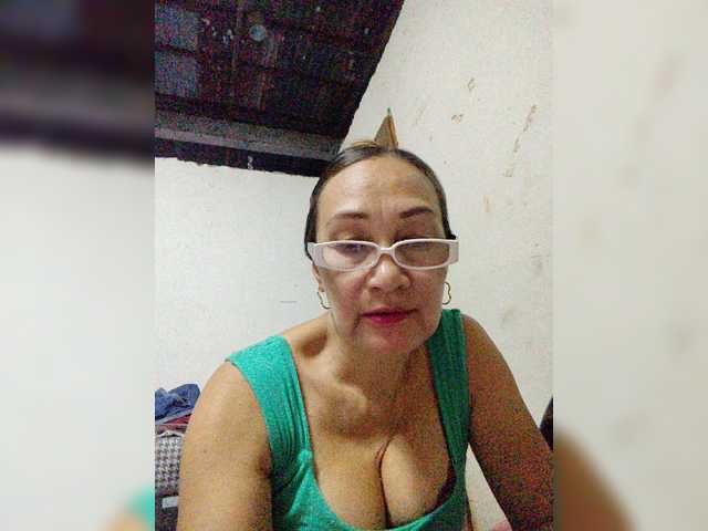 cherrywhite03 live cam on BongaCams