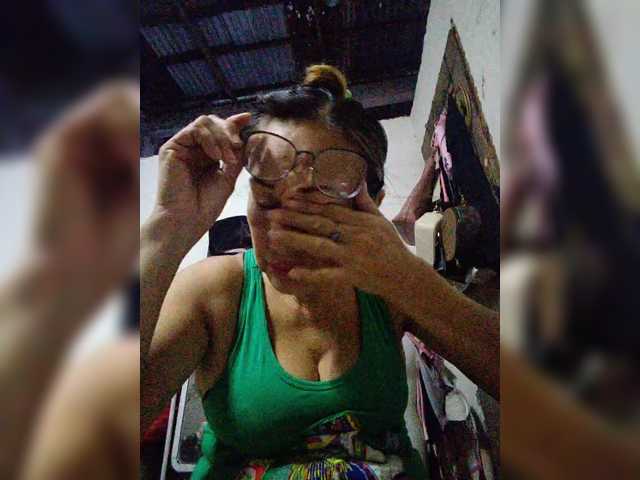 cherrywhite03 live cam on BongaCams