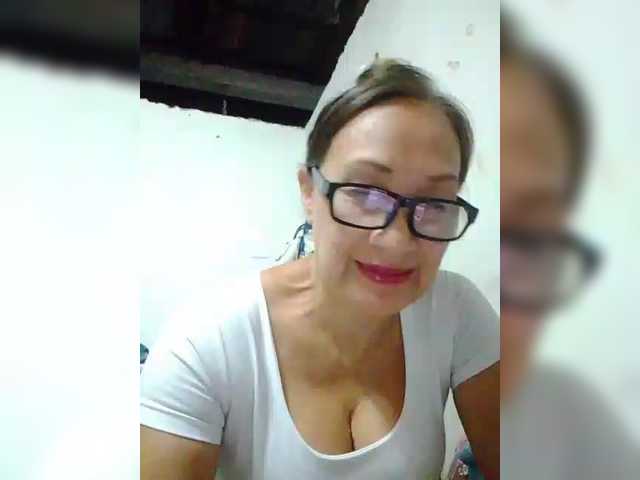 cherrywhite03 live webcam show