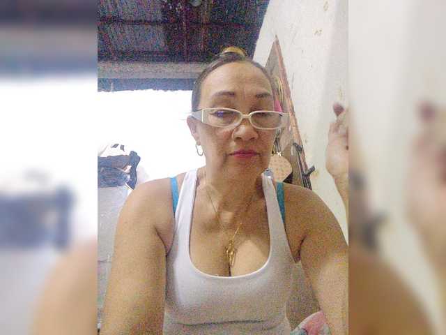 cherrywhite03 live cam on BongaCams