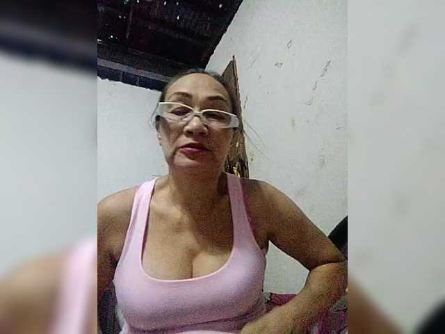 cherrywhite03 live cam on BongaCams
