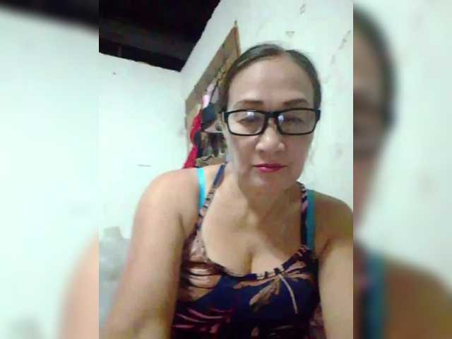 cherrywhite03 live cam on BongaCams
