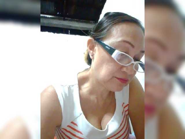 cherrywhite03 live webcam show