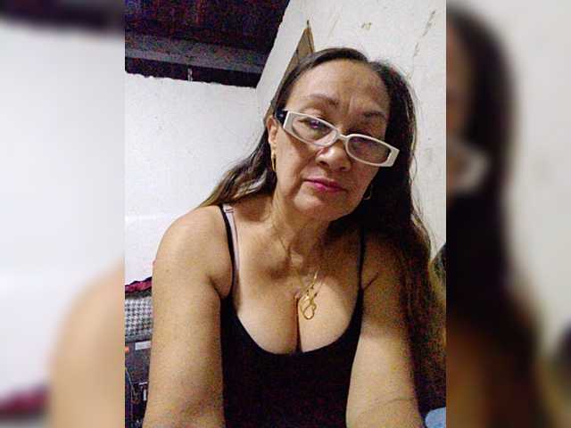cherrywhite03 live cam on BongaCams