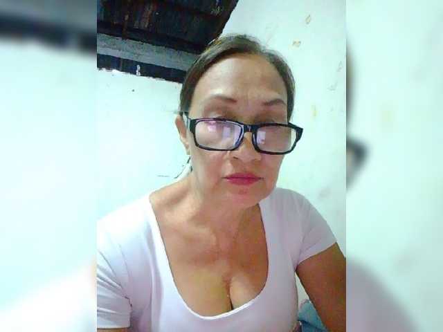 cherrywhite03 live webcam show