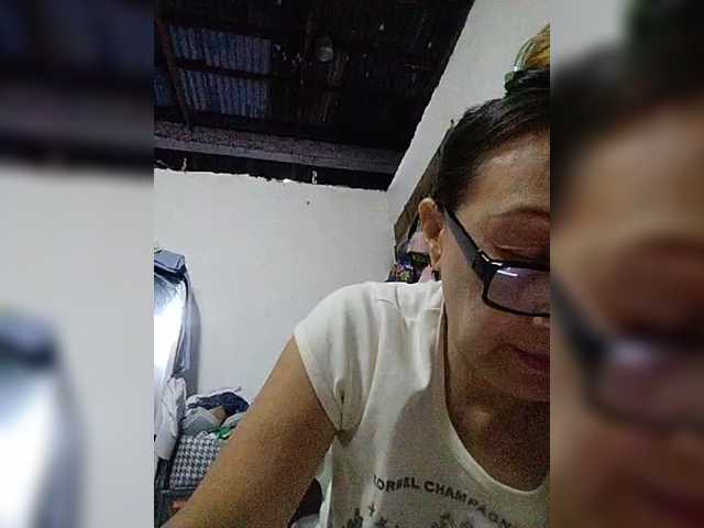 cherrywhite03 live webcam show
