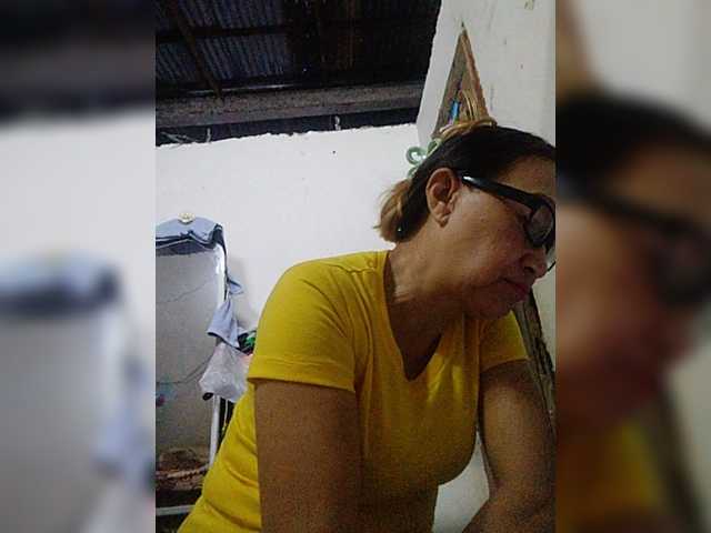 cherrywhite03 live cam on BongaCams