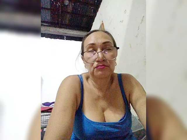 cherrywhite03 live cam on BongaCams