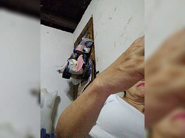 cherrywhite03 live cam on BongaCams