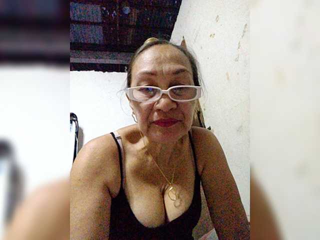 cherrywhite03 live cam on BongaCams