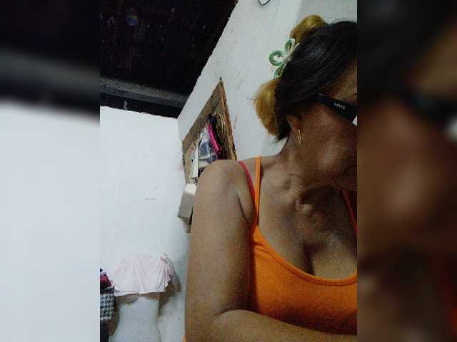 cherrywhite03 live cam on BongaCams