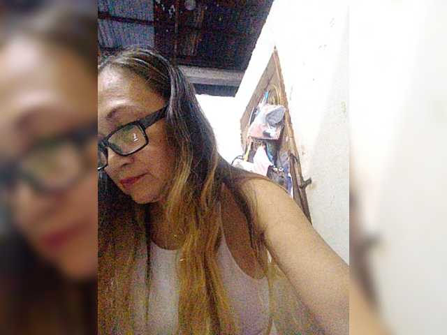 cherrywhite03 live webcam show