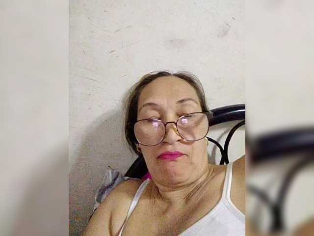 cherrywhite03 live cam on BongaCams