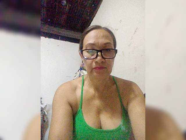 cherrywhite03 live cam on BongaCams