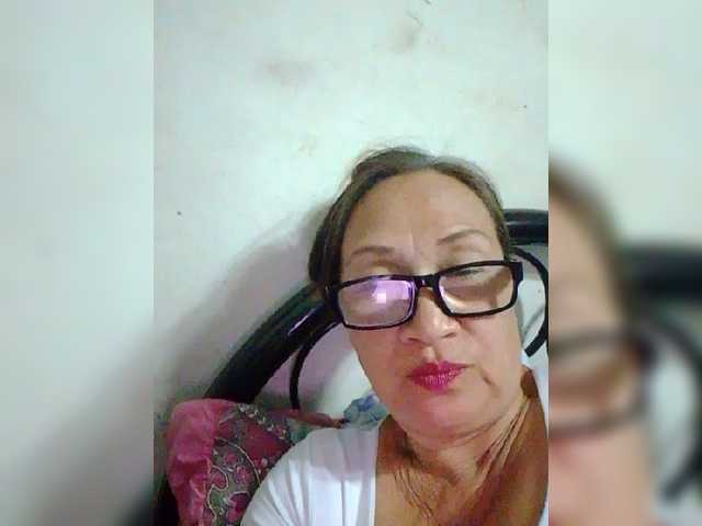 cherrywhite03 live cam on BongaCams