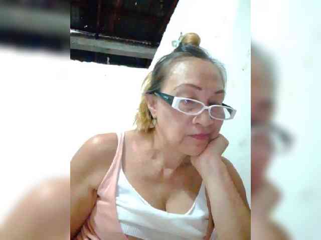 cherrywhite03 webcam