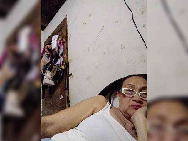 cherrywhite03 webcam