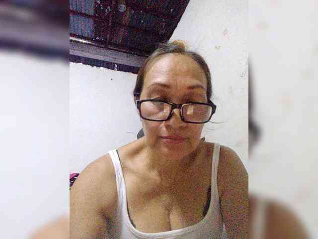 cherrywhite03 webcam