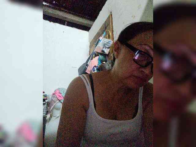 cherrywhite03 webcam