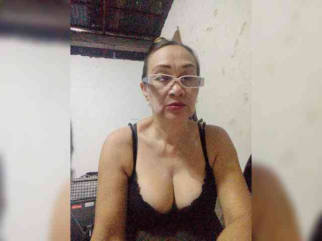 cherrywhite03 webcam