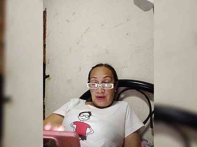 cherrywhite03 webcam