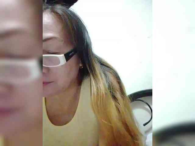 cherrywhite03 webcam