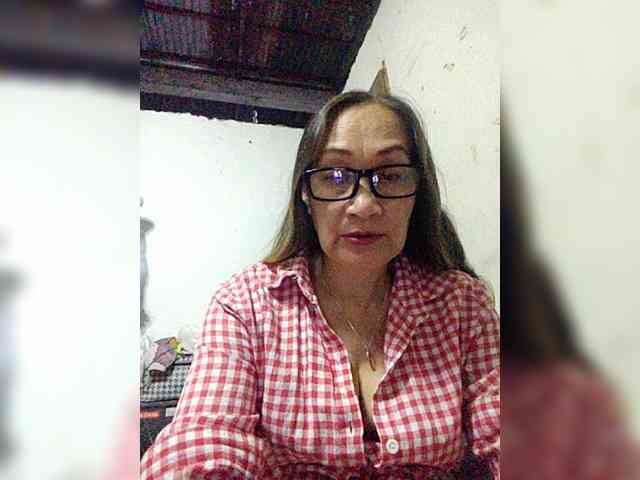 Modella: cherrywhite03