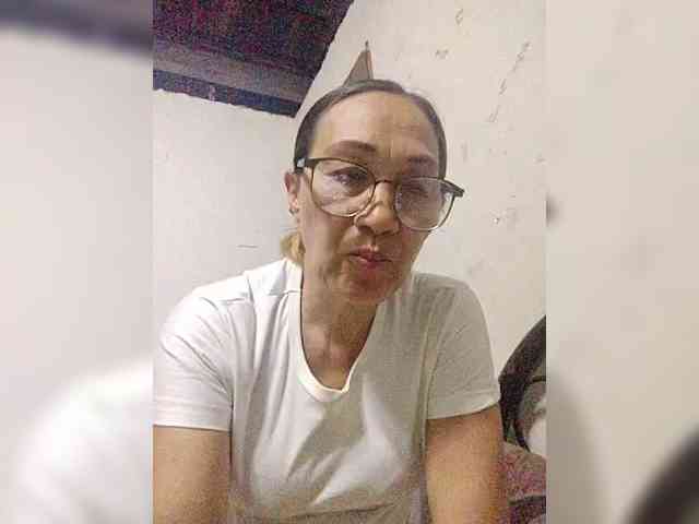 cherrywhite03 webcam