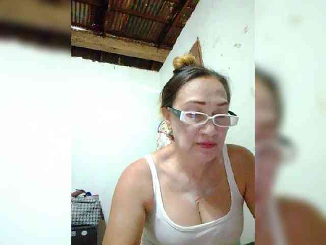 cherrywhite03 webcam