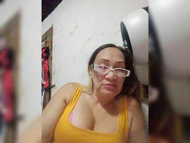 cherrywhite03 webcam