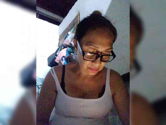 cherrywhite03 webcam