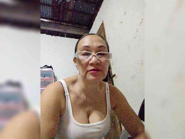 cherrywhite03 webcam