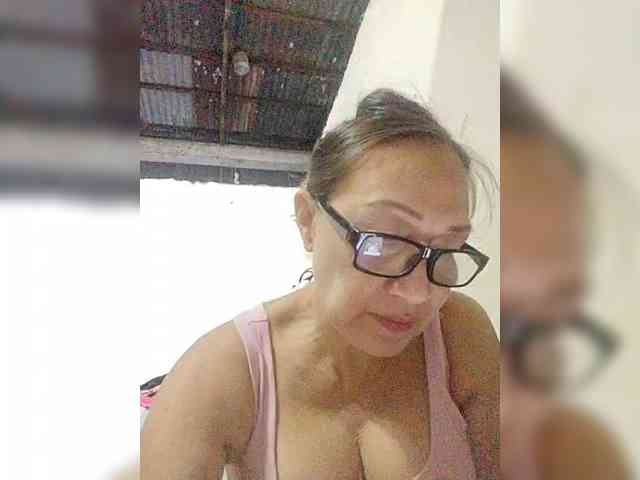 cherrywhite03 webcam