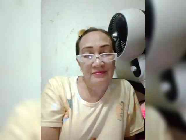 cherrywhite03 webcam
