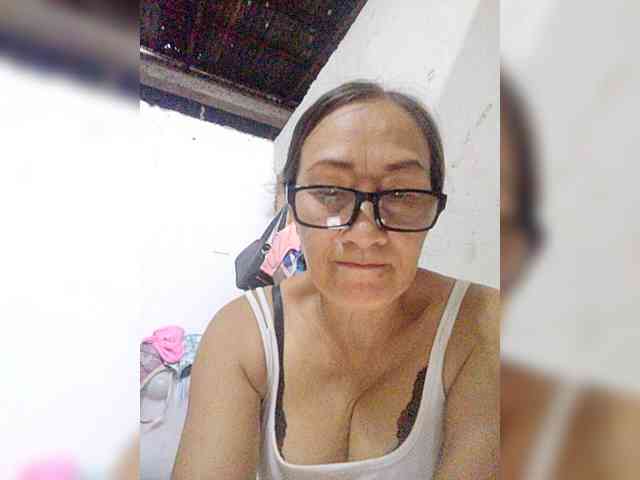 cherrywhite03 webcam