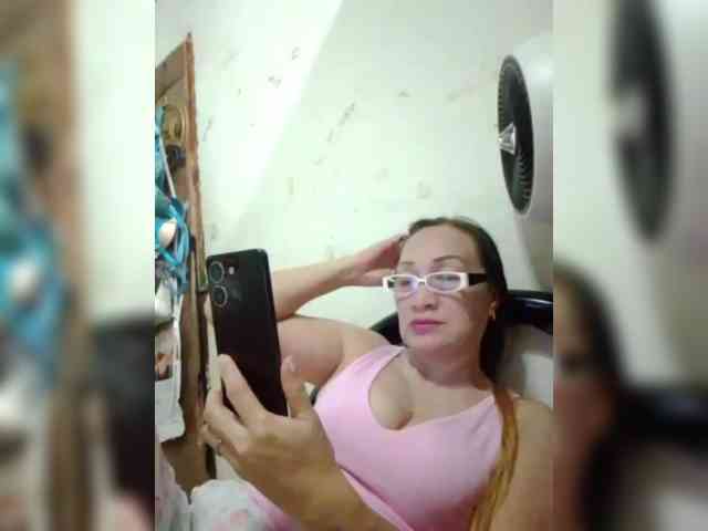 cherrywhite03 webcam