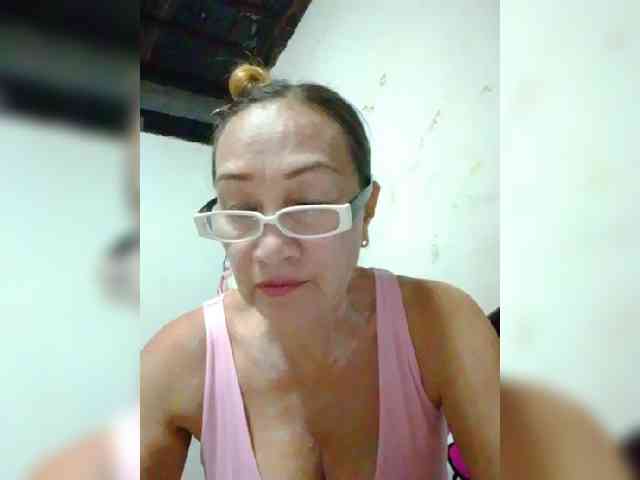 cherrywhite03 webcam