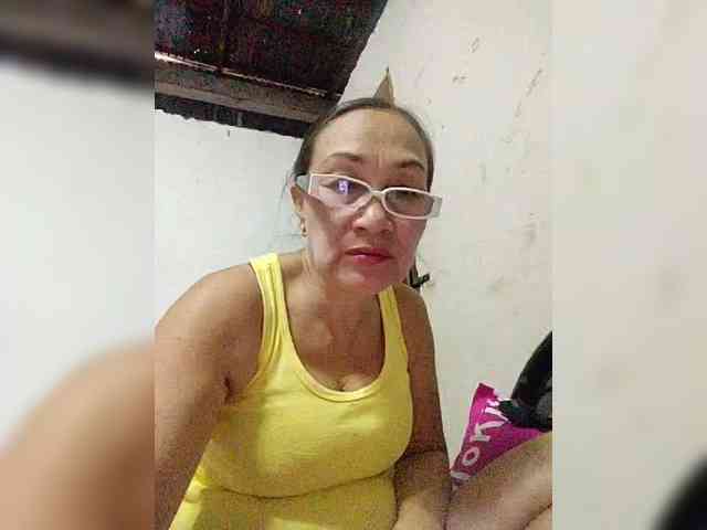 cherrywhite03 webcam