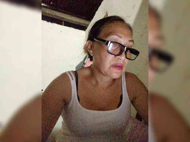 cherrywhite03 webcam