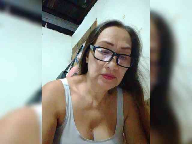 cherrywhite03 webcam