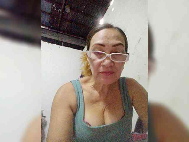 cherrywhite03 webcam