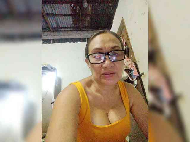 cherrywhite03 webcam