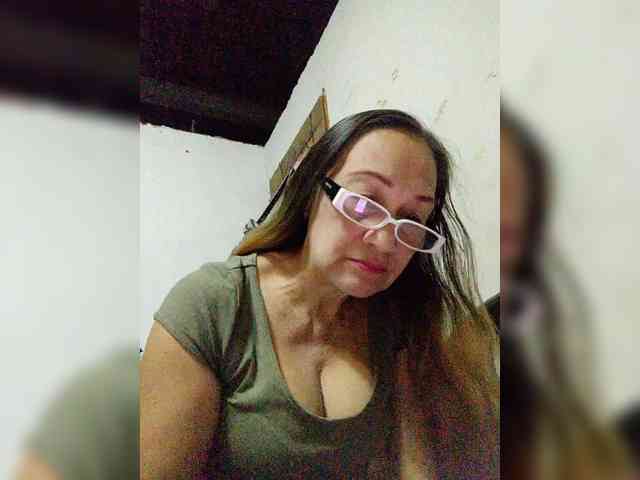 cherrywhite03 webcam