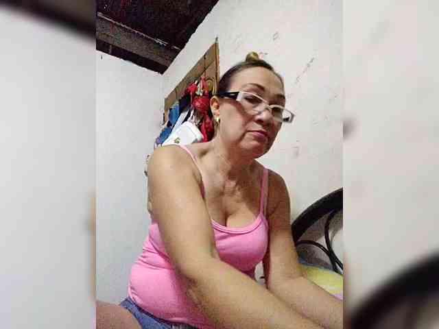 cherrywhite03 webcam