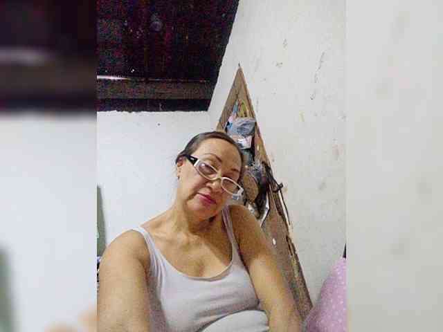 cherrywhite03 webcam