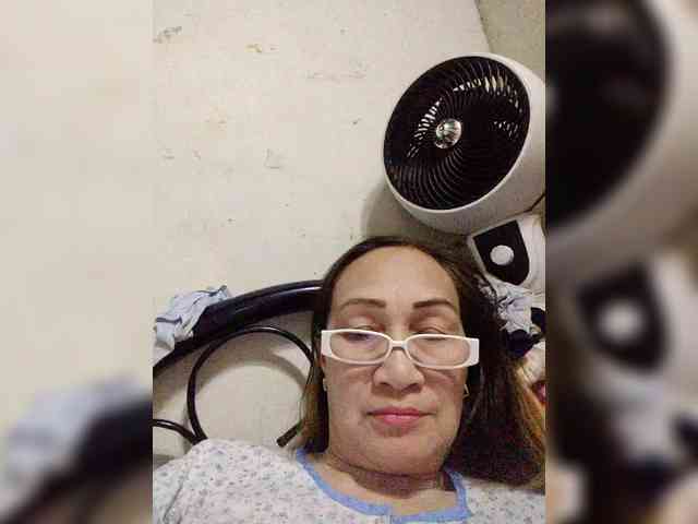 cherrywhite03 webcam