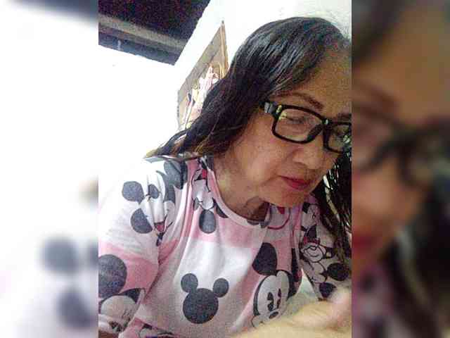 cherrywhite03 webcam