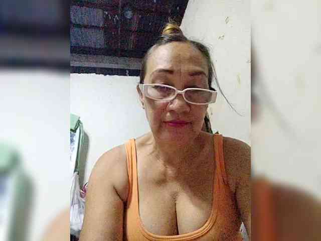 cherrywhite03 webcam
