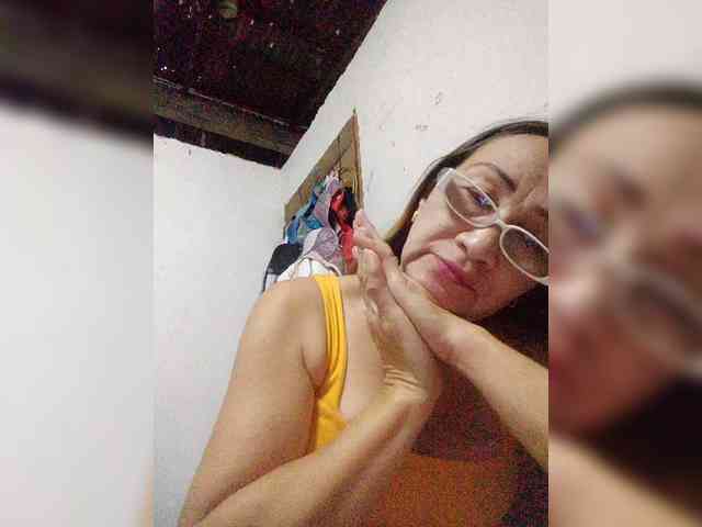 cherrywhite03 webcam